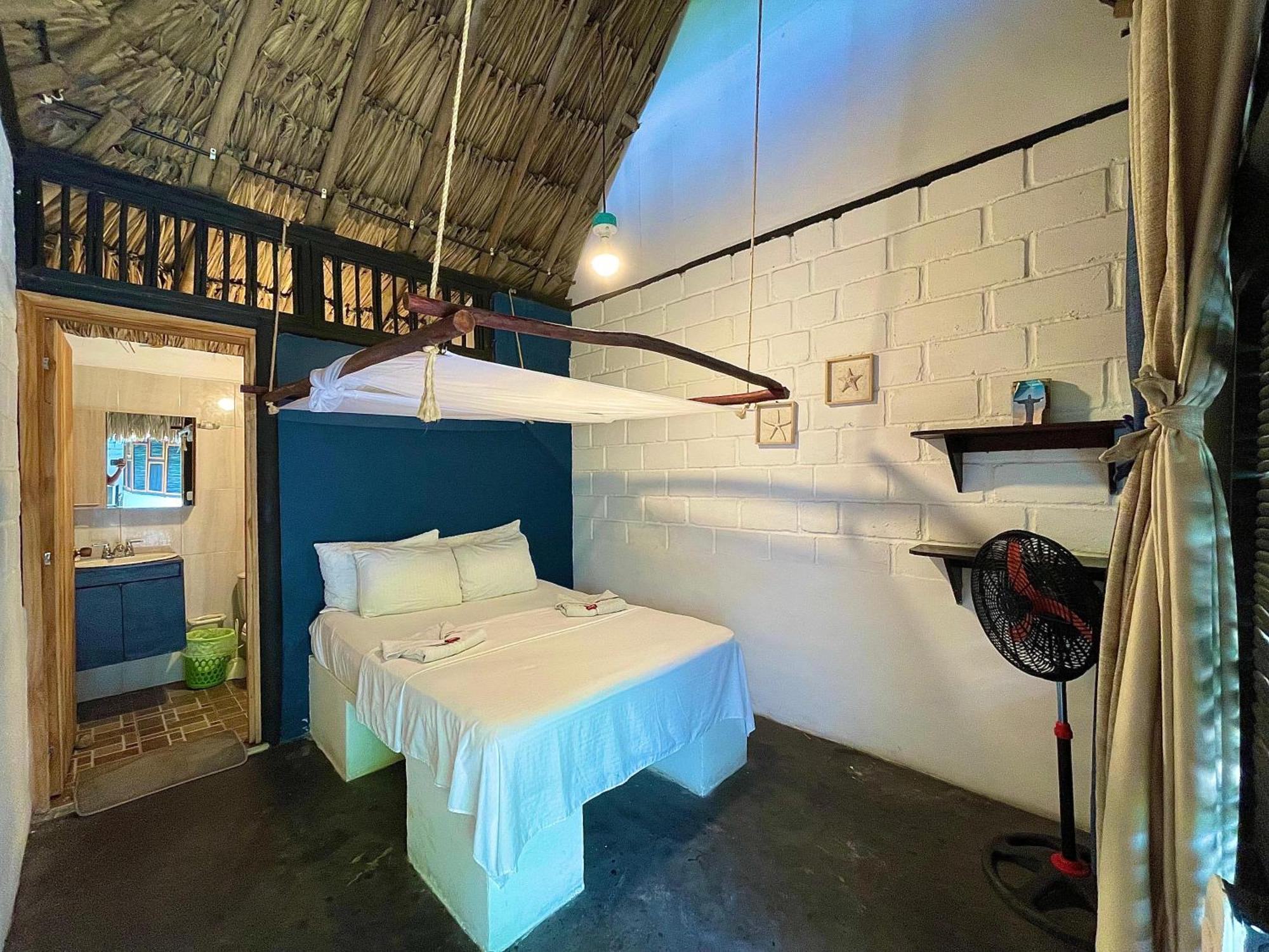 Bikini Hotel & Pool Palomino Exterior photo